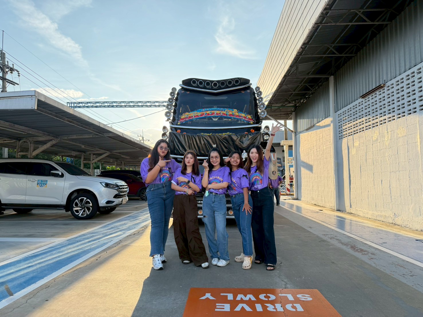 LINE_ALBUM_เพลินมั้ยย เพลินจันทร์_251118_1